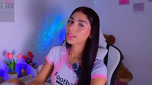 BrunetteAdams001 online show from 11-10-25, 04:22