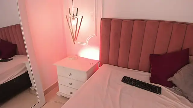 Tessa Sinclaire online show from 06-03-26, 08:25