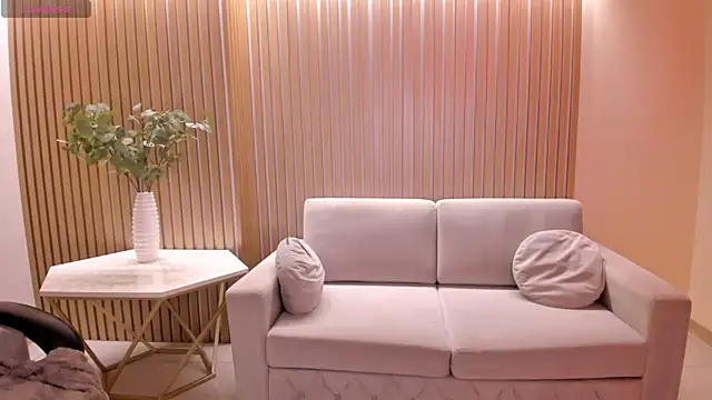 Snapshot of VeronicaBlue chatting on 06-30-26, 09:43 VeronicaBlue online show from 06-30-26, 09:43