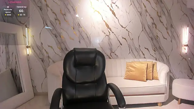 MilaColeman online show from 10-29-25, 02:03