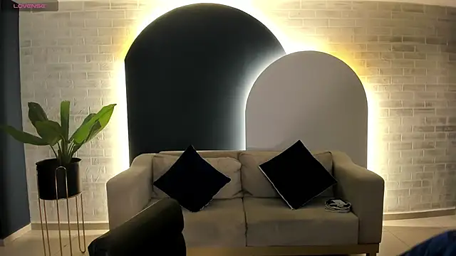 Snapshot of ScarlettBoss chatting on 12-16-25, 10:53 ScarlettBoss online show from 12-16-25, 10:53