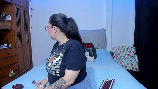 Ashley Monroe online show from 03-25-26, 07:31