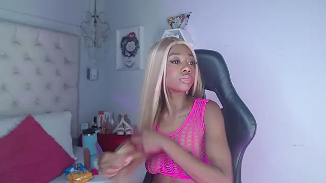 Snapshot of candyy_ebony chatting on 11-28-25, 08:06 candyy ebony online show from 11-28-25, 08:06