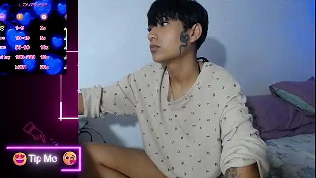 Papi Mami Live online show from 11-27-25, 02:57