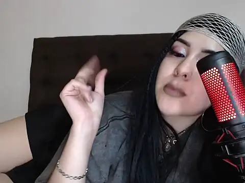 Snapshot of bluegoddessstoned chatting on 09-20-25, 08:26 bluegoddessstoned online show from 09-20-25, 08:26