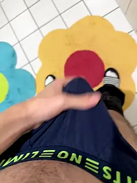 Snapshot of Dicksxd chatting on 10-17-25, 06:54 Dicksxd online show from 10-17-25, 06:54