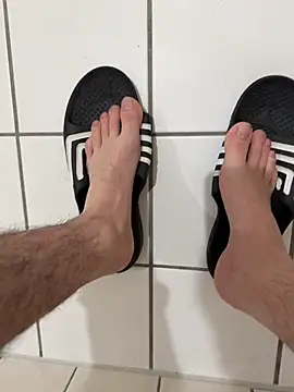 Snapshot of Dicksxd chatting on 11-27-25, 08:00 Dicksxd online show from 11-27-25, 08:00