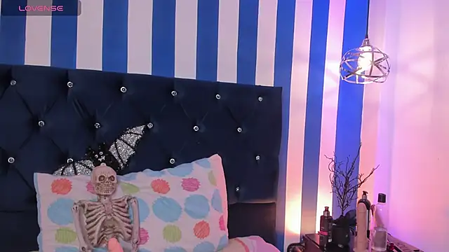 valeria rouse28 online show from 10-31-25, 05:36