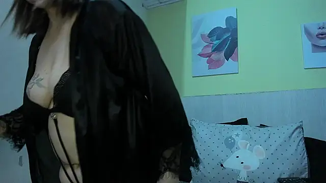 Snapshot of AtheneaArbelaez_ chatting on 09-17-25, 12:51 AtheneaArbelaez online show from 09-17-25, 12:51