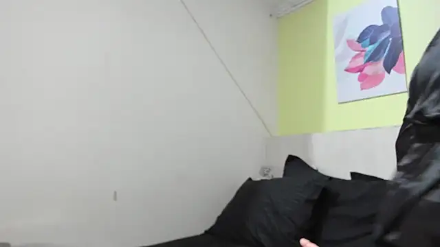 Snapshot of AtheneaArbelaez_ chatting on 10-12-25, 01:32 AtheneaArbelaez online show from 10-12-25, 01:32