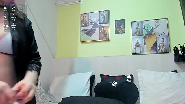 Snapshot of AtheneaArbelaez_ chatting on 12-17-25, 08:04 AtheneaArbelaez online show from 12-17-25, 08:04