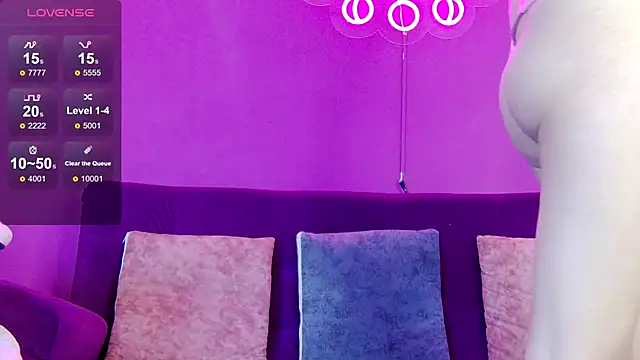 Maylu Fox online show from 10-23-25, 03:22