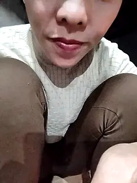 Snapshot of Sinejdk3 chatting on 11-05-25, 11:43 Sinejdk3 online show from 11-05-25, 11:43