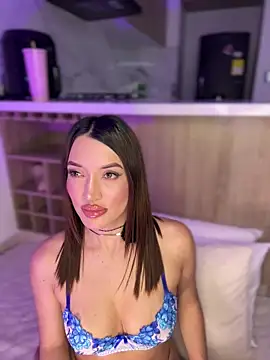 Bella-taylorr online show from 03-19-26, 06:39