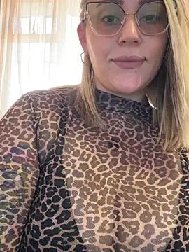 CurvyLust x online show from 12-17-25, 01:39