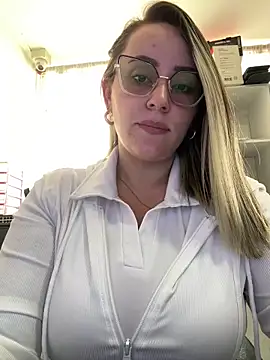 Snapshot of CurvyLust_x chatting on 03-23-26, 03:38 CurvyLust x online show from 03-23-26, 03:38