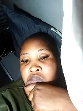 OCEANSQUITERXXX online show from 10-31-25, 05:14