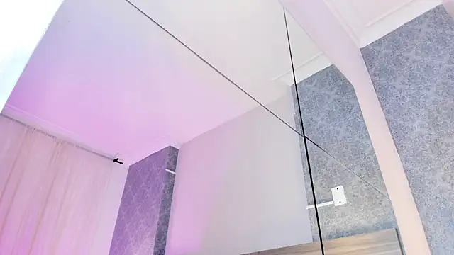 Snapshot of MiilaBlake chatting on 09-19-25, 07:58 MiilaBlake online show from 09-19-25, 07:58