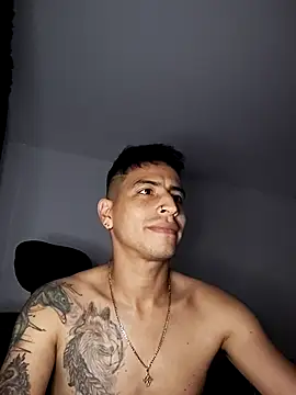 Snapshot of Juann-cock chatting on 12-14-25, 12:27 Juann-cock online show from 12-14-25, 12:27