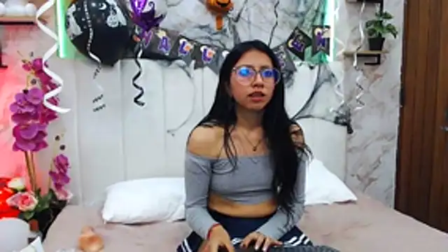 VioletxBloom online show from 10-18-25, 12:24