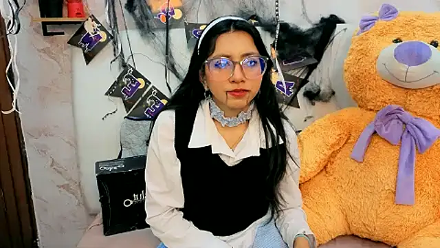 VioletxBloom online show from 10-29-25, 09:38