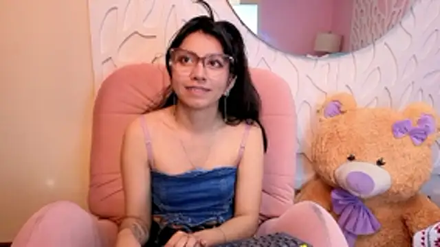 VioletxBloom online show from 04-07-26, 12:05