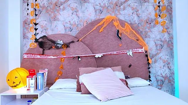 Samanta Isel online show from 10-29-25, 03:09