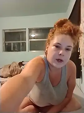 Snapshot of LacyLaurent chatting on 10-08-25, 02:53 LacyLaurent online show from 10-08-25, 02:53