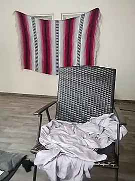 Snapshot of LacyLaurent chatting on 11-13-25, 06:29 LacyLaurent online show from 11-13-25, 06:29