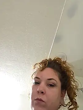 Snapshot of LacyLaurent chatting on 05-31-26, 10:33 LacyLaurent online show from 05-31-26, 10:33