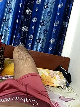 Snapshot of Holy_Sex_International chatting on 12-17-25, 04:24 Holy Sex International online show from 12-17-25, 04:24