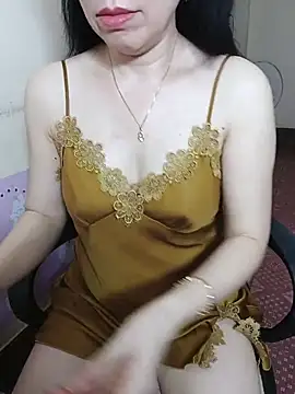 Snapshot of Moona_heny chatting on 06-24-26, 03:49 Moona heny online show from 06-24-26, 03:49