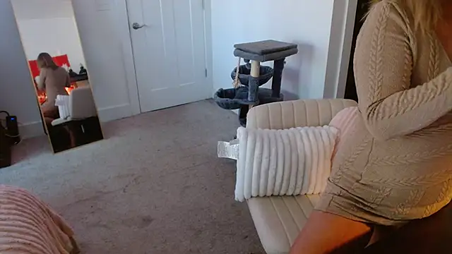 Milfy2017 online show from 10-17-25, 08:55