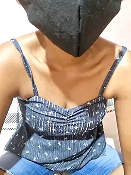 Snapshot of sunny_sweet chatting on 06-19-26, 10:30 sunny sweet online show from 06-19-26, 10:30