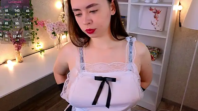 Snapshot of TraciMyntti chatting on 10-03-25, 01:13 TraciMyntti online show from 10-03-25, 01:13