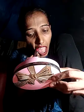 Snapshot of Pinki_thakur_1 chatting on 10-15-25, 03:56 Pinki thakur 1 online show from 10-15-25, 03:56