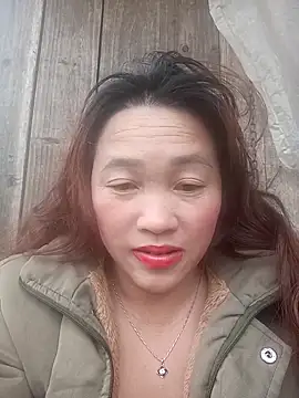 miumiu 00 online show from 12-14-25, 07:58