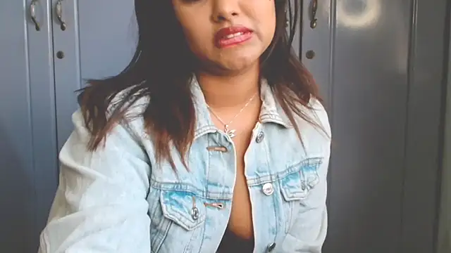 Indian GlowingMiax online show from 09-17-25, 11:12