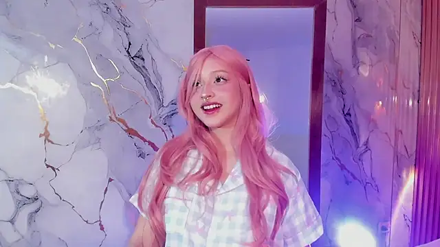 Snapshot of Suxan_White_ chatting on 09-09-25, 12:26 Suxan White online show from 09-09-25, 12:26