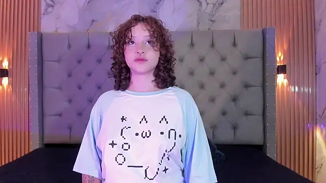 Snapshot of Suxan_White_ chatting on 09-10-25, 11:21 Suxan White online show from 09-10-25, 11:21