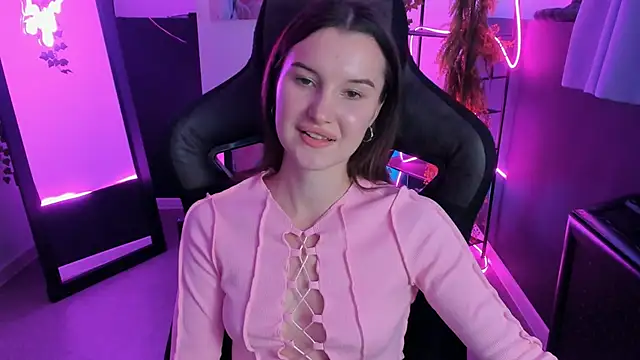 AgataWillis online show from 10-13-25, 01:22