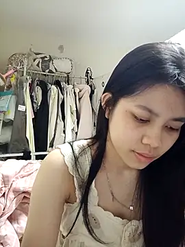 Snapshot of Katanh chatting on 12-20-25, 01:40 Katanh online show from 12-20-25, 01:40