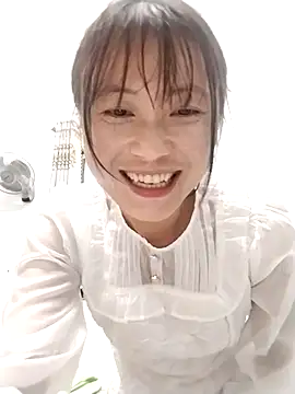 Snapshot of linda_bae00 chatting on 10-14-25, 09:43 linda bae00 online show from 10-14-25, 09:43