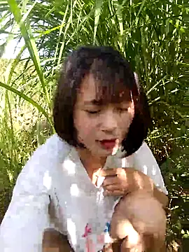 Snapshot of linda_bae00 chatting on 11-07-25, 01:49 linda bae00 online show from 11-07-25, 01:49