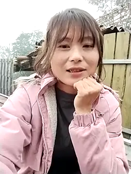 Snapshot of linda_bae00 chatting on 12-16-25, 02:49 linda bae00 online show from 12-16-25, 02:49