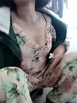 Snapshot of linda_bae00 chatting on 01-06-26, 02:26 linda bae00 online show from 01-06-26, 02:26