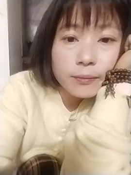 Snapshot of linda_bae00 chatting on 01-08-26, 02:03 linda bae00 online show from 01-08-26, 02:03