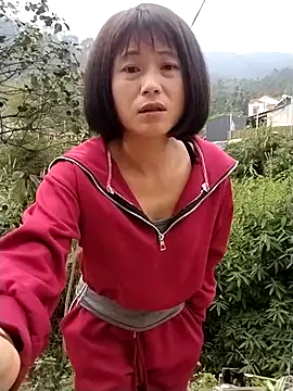 Snapshot of linda_bae00 chatting on 01-18-26, 01:42 linda bae00 online show from 01-18-26, 01:42