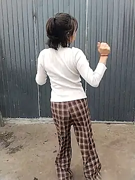 Snapshot of linda_bae00 chatting on 02-03-26, 02:53 linda bae00 online show from 02-03-26, 02:53