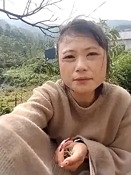 Snapshot of linda_bae00 chatting on 02-17-26, 04:42 linda bae00 online show from 02-17-26, 04:42